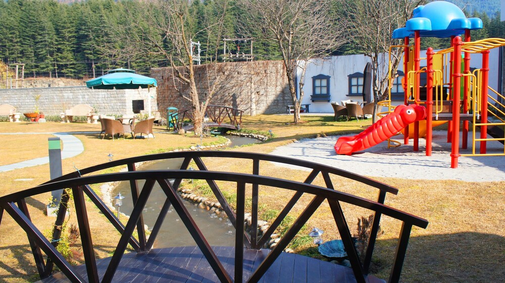 Childrens Play Area - Outdoor