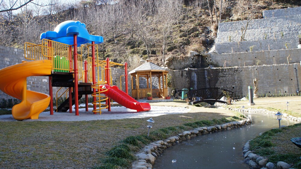 Childrens Play Area - Outdoor