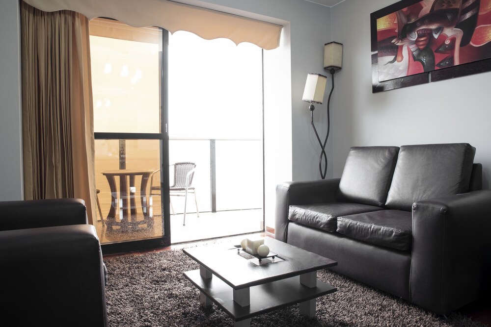 Apartment, 2 Bedrooms - Living Room