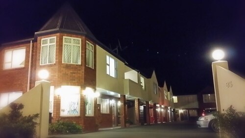 Rosewood Court Motel