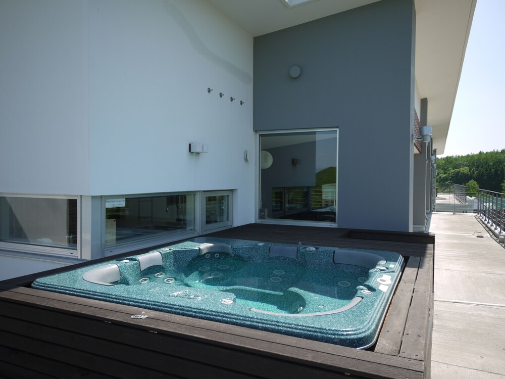 Jetted Tub