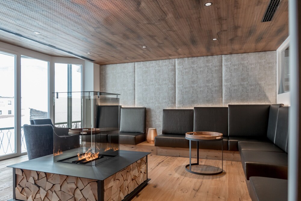 Executive Lounge