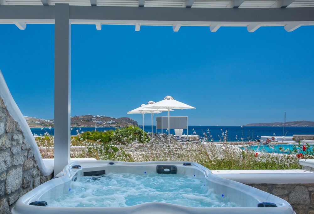 Deluxe Suite, Jetted Tub, Sea View - Jetted Tub