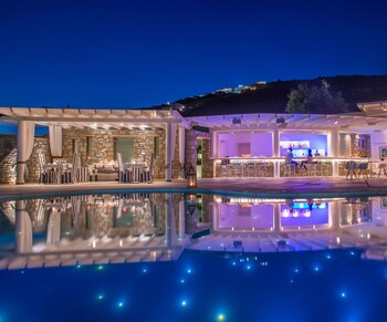 Poolside Bar