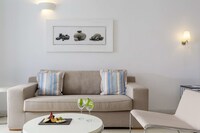 Deluxe Suite, Jetted Tub, Sea View