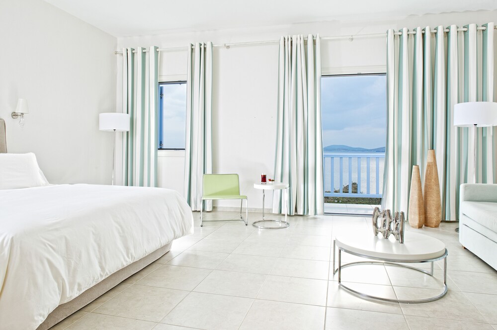 Superior Suite, Sea View - Guestroom
