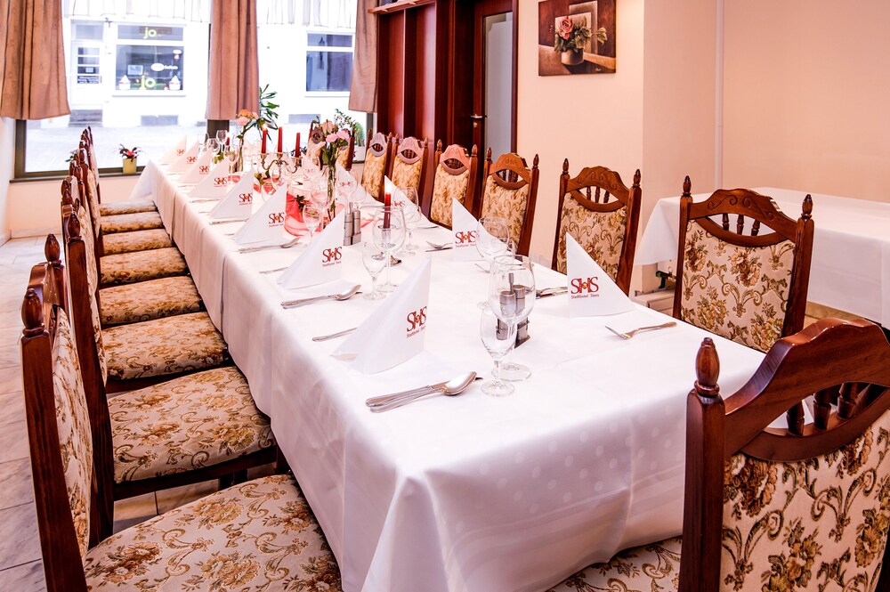 Family Dining