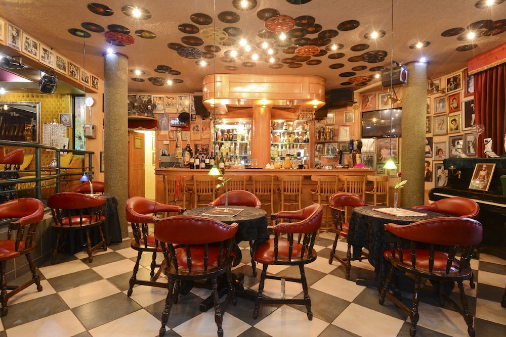 Hotel Bar