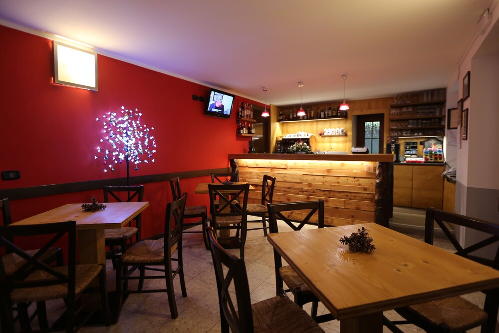 Hotel Bar