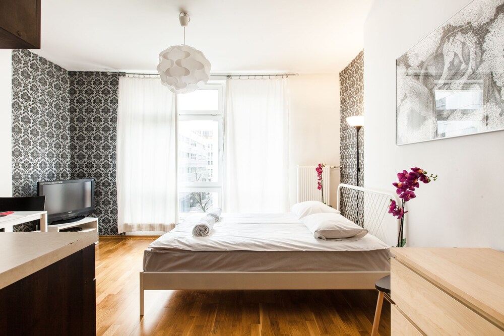 Studio - Guestroom