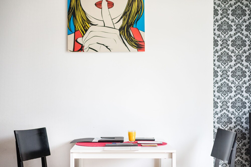 Studio - In-Room Dining
