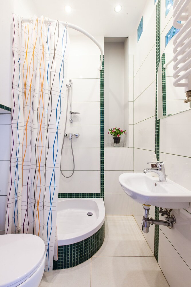 Studio - Bathroom