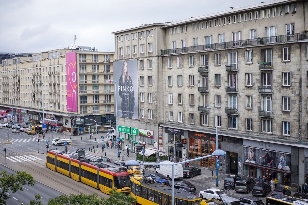 Studio - Street View