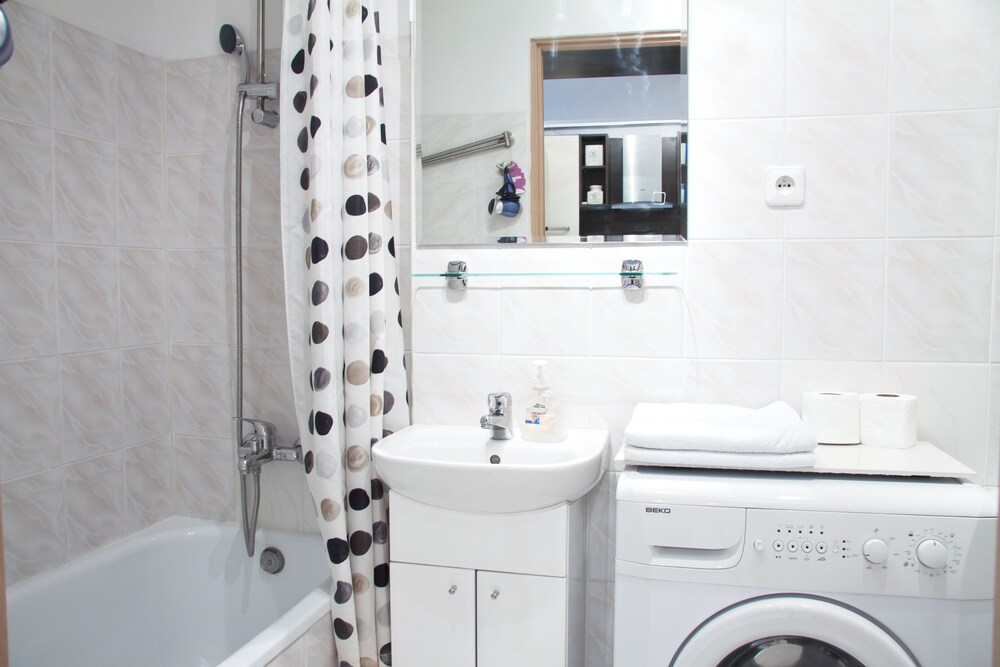 Studio - Bathroom