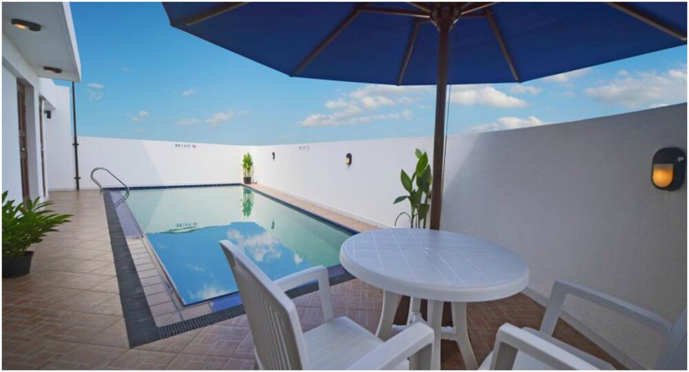 Rooftop Pool