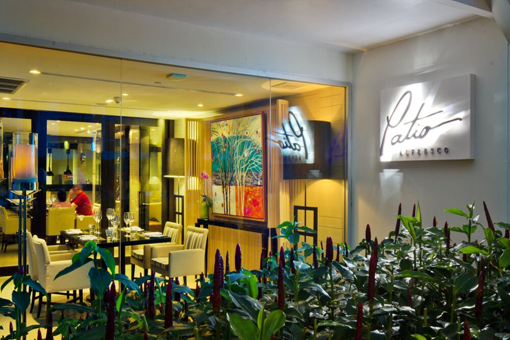 Hotel Bar