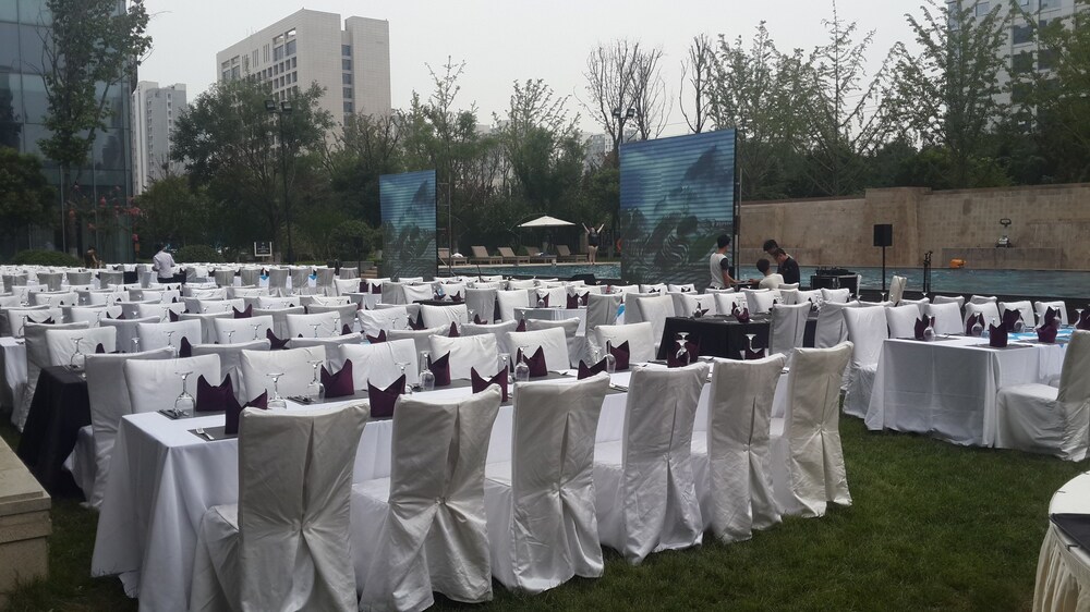 Outdoor Banquet Area
