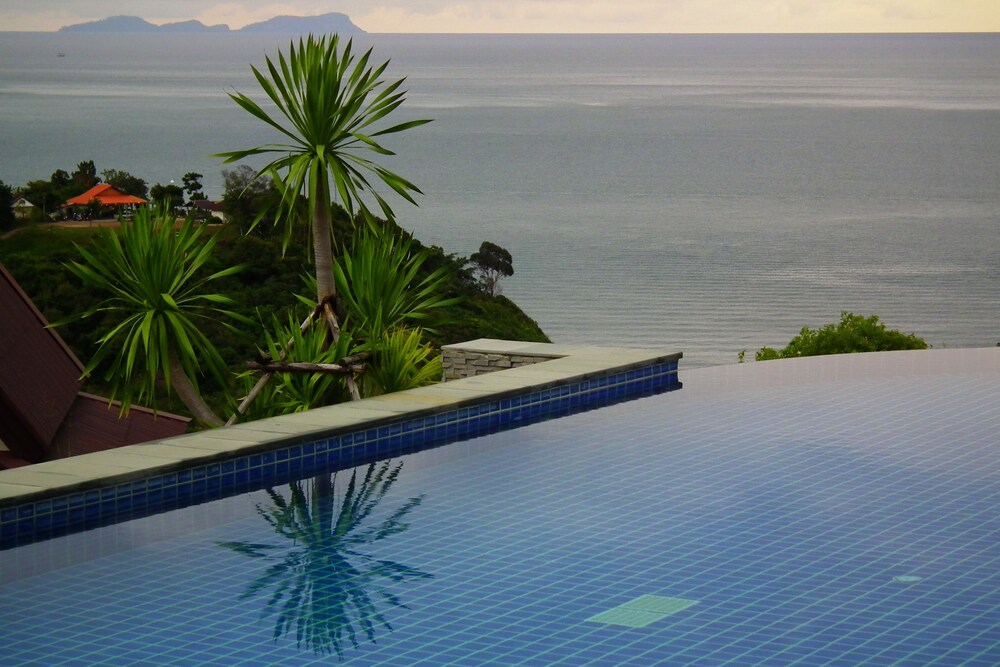 Infinity Pool