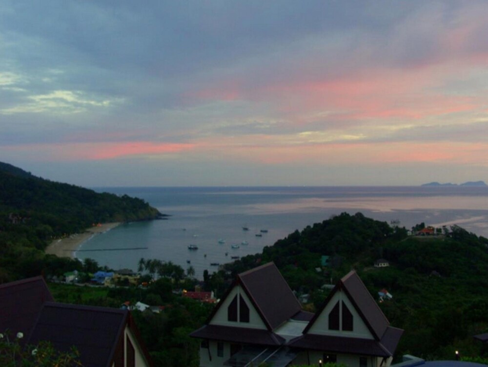 Beach/Ocean View