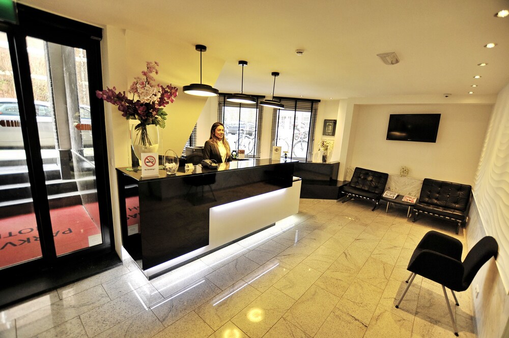 Concierge Desk