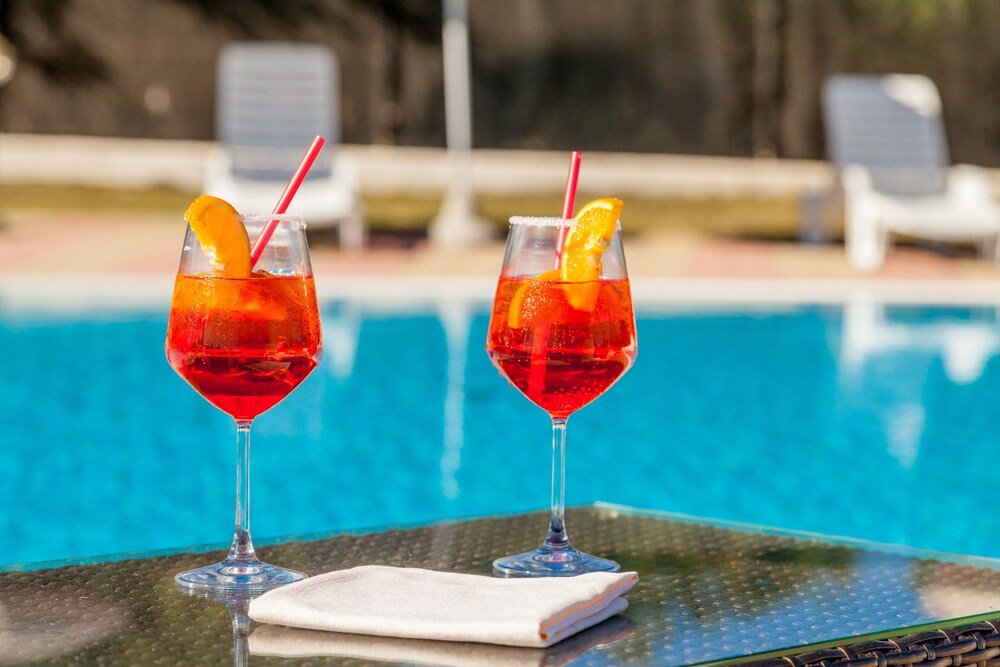 Poolside Bar