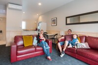 Room, 2 Bedrooms (Motel, Sleeps 8)