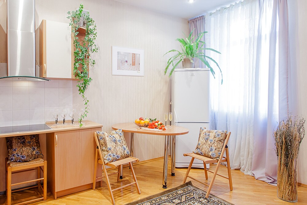 Superior Apartment, 1 Bedroom, Kitchen (Karla Marksa, 8) - In-Room Dining