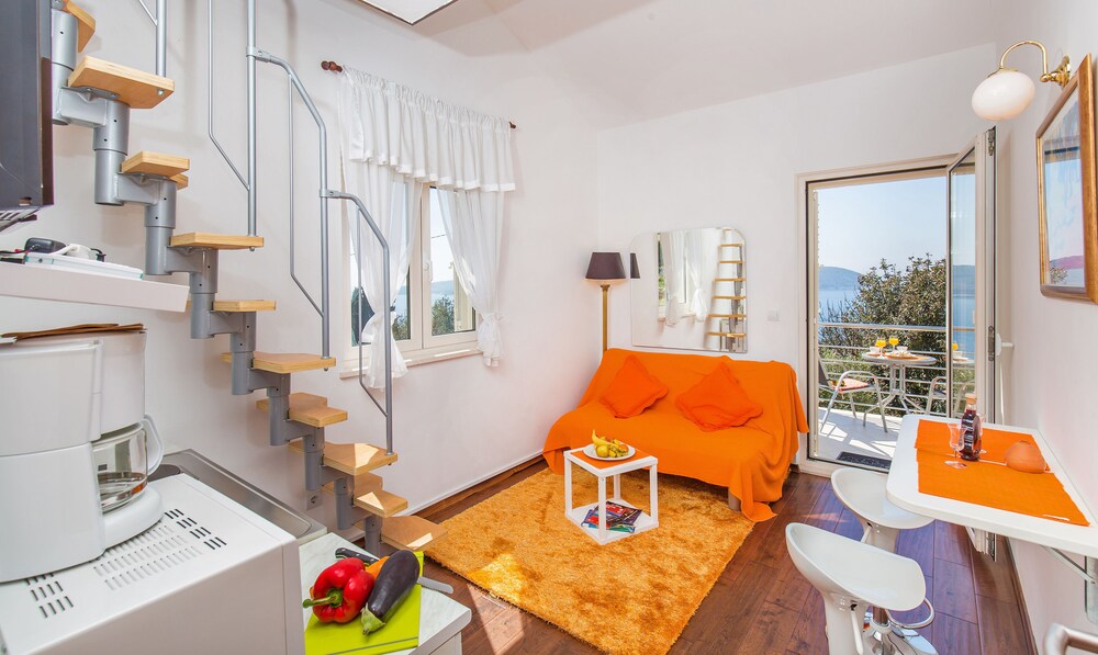 Design Gallery Apartment with Terrace, Sea View - Living Room