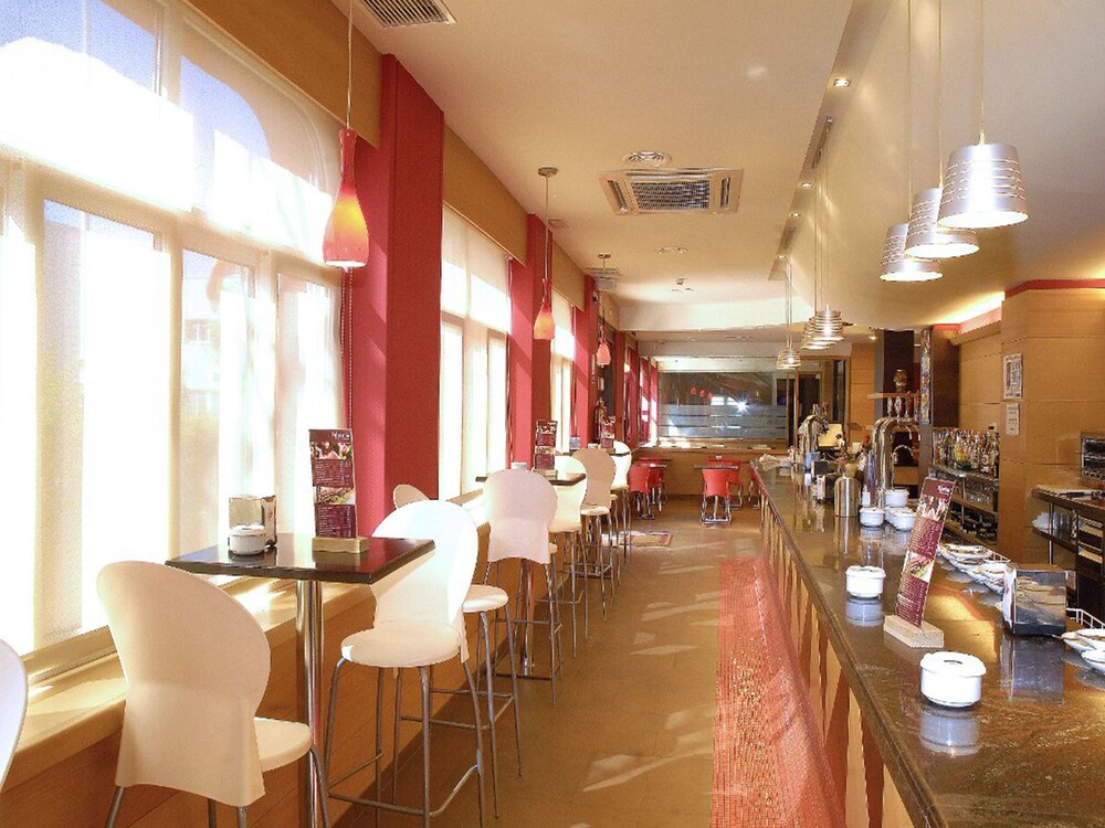 Hotel Lounge