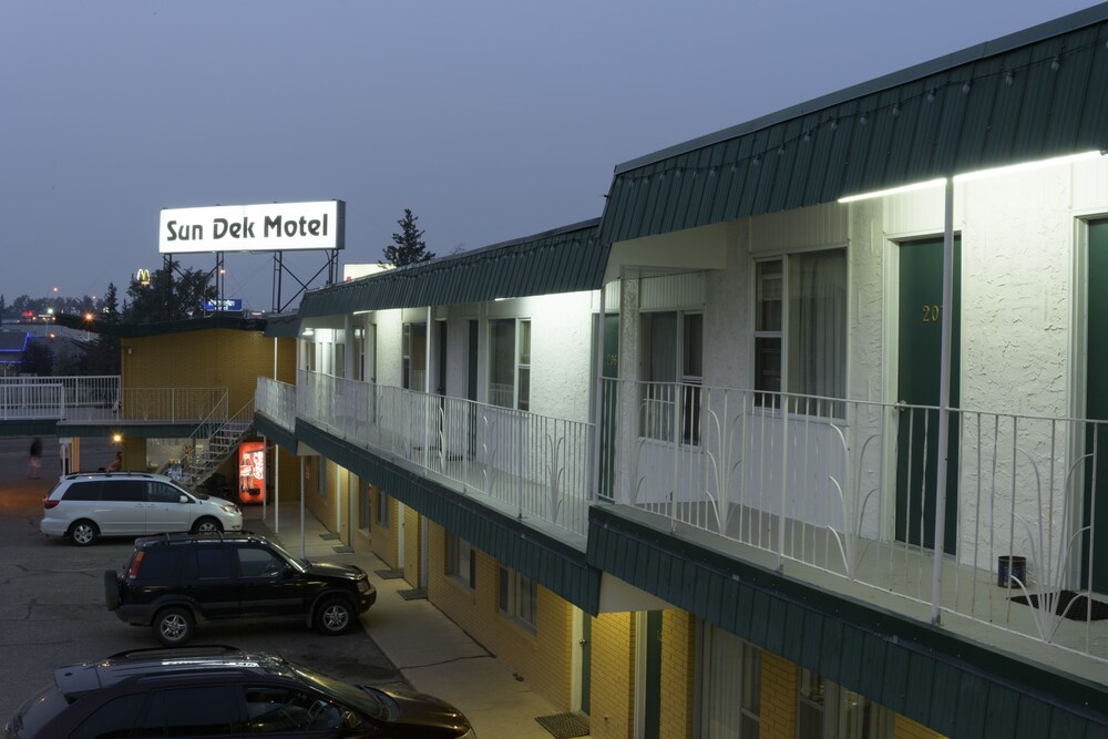 Hotel Front - Evening/Night