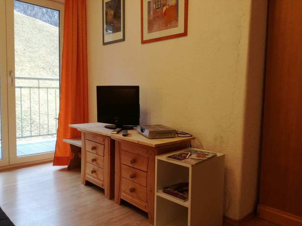Exclusive Studio, Balcony, Mountain View - Living Area