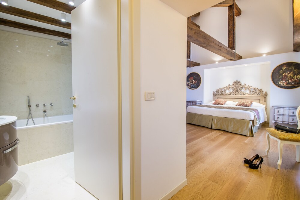 Superior Apartment, Canal View (Open Space) - Guestroom