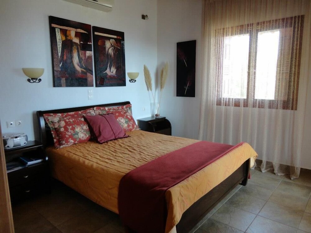 Suite, 1 Bedroom - Living Area