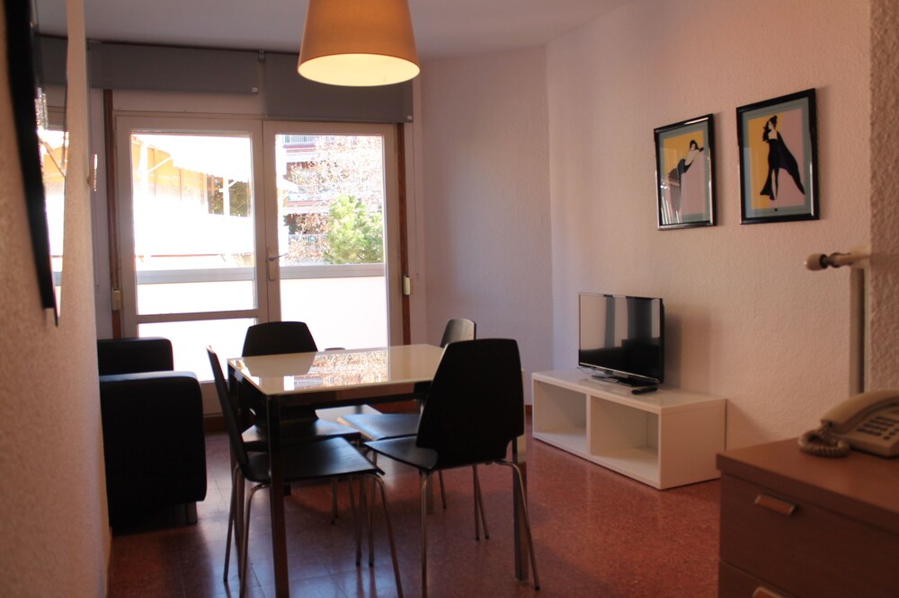 Suite, 1 Bedroom - Living Room