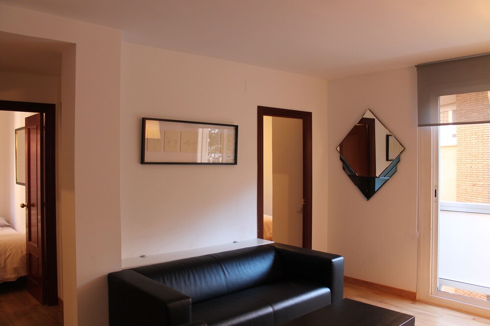 Superior Apartment, 2 Bedrooms - Living Room