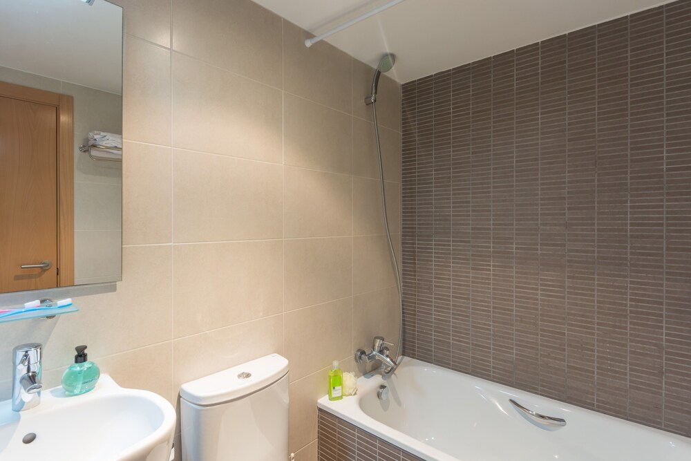 Apartment, 3 Bedrooms - Bathroom