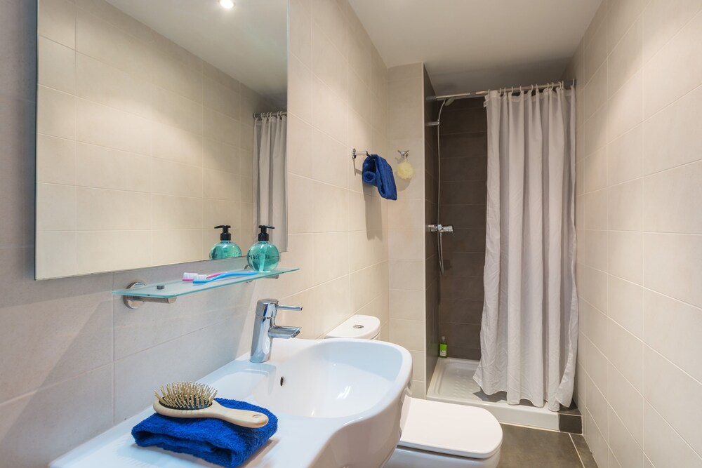 Apartment, 2 Bedrooms - Bathroom
