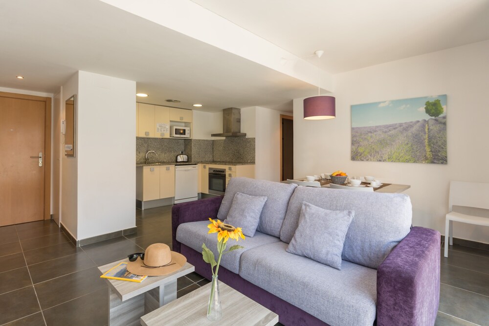 Apartment, 3 Bedrooms - Living Area