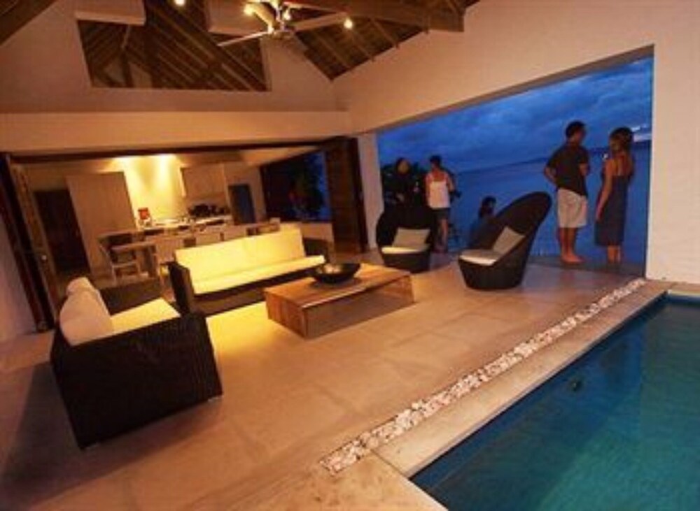 Hotel Lounge