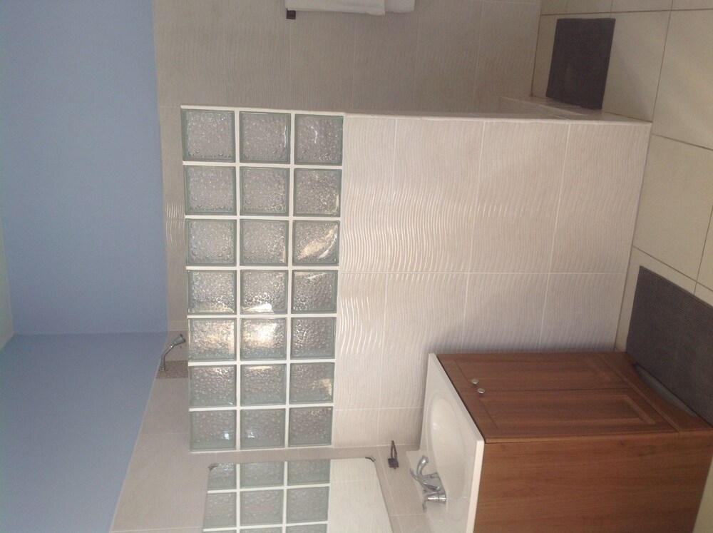 Superior Apartment, 1 Bedroom, Kitchen, Ocean View - Bathroom
