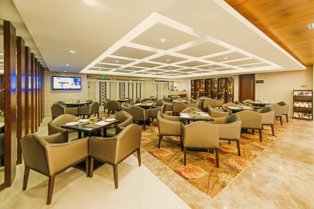 Hotel Lounge
