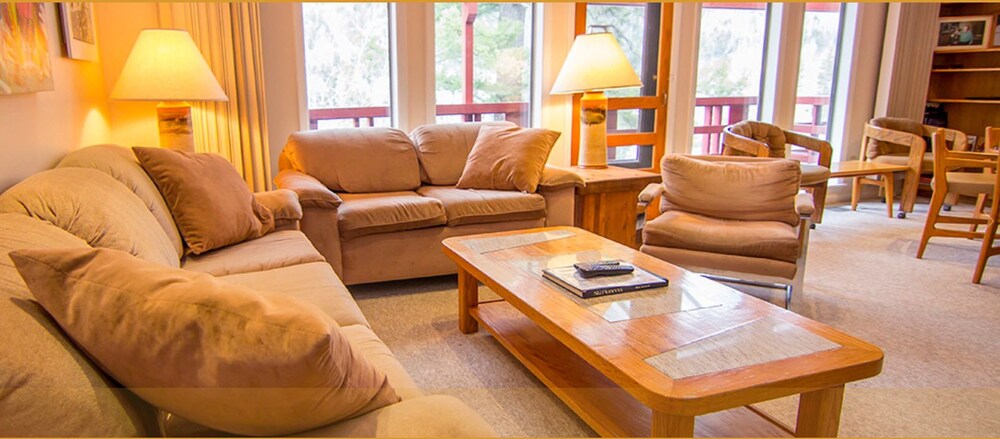 Condo, 2 Bedrooms - Living Area