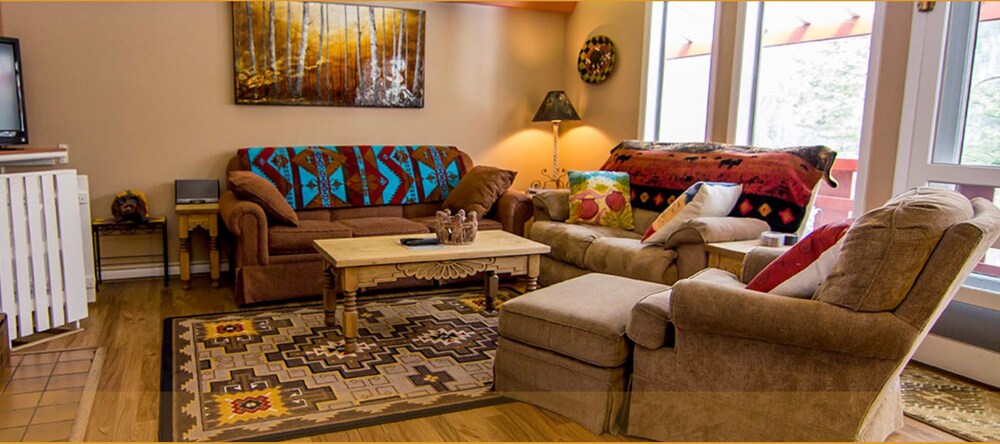 Condo, 2 Bedrooms - Living Room