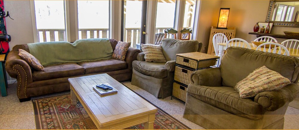 Condo, 2 Bedrooms - Living Room