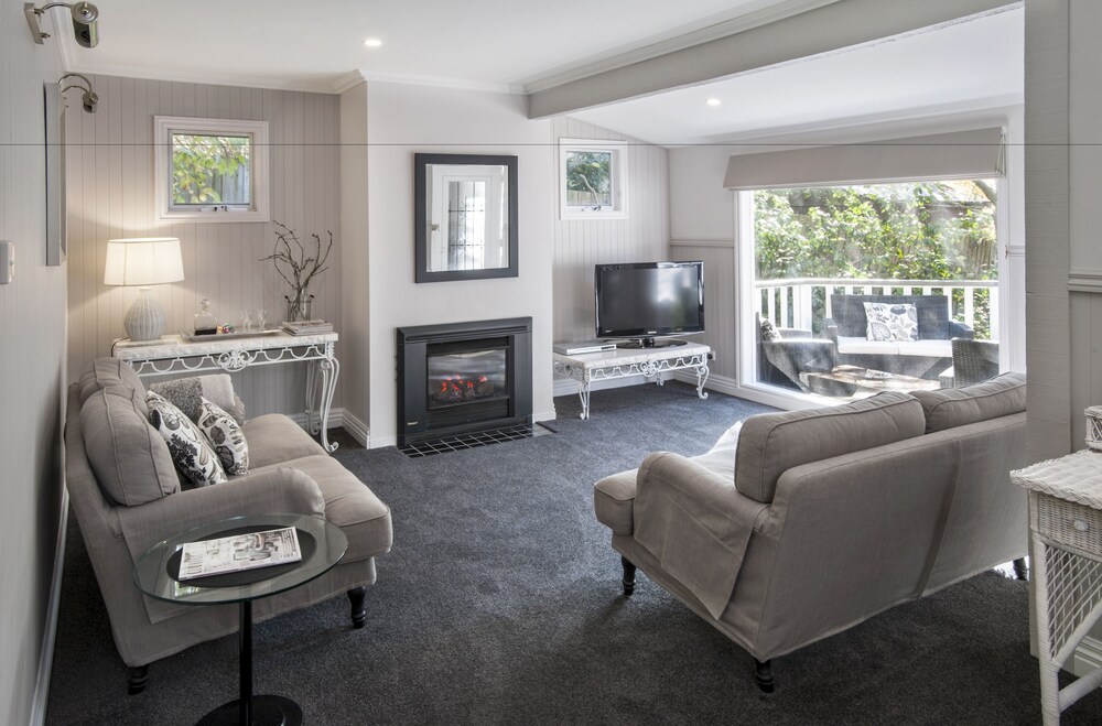 Stables Cottage - Living Area