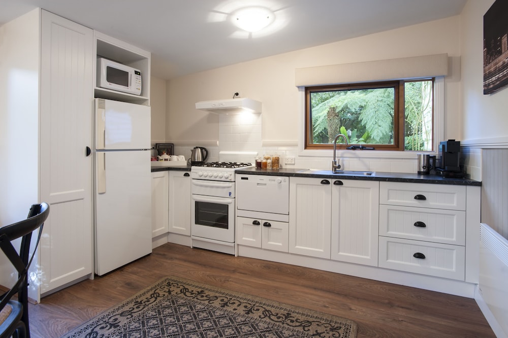 Camellia Cottage - In-Room Kitchen