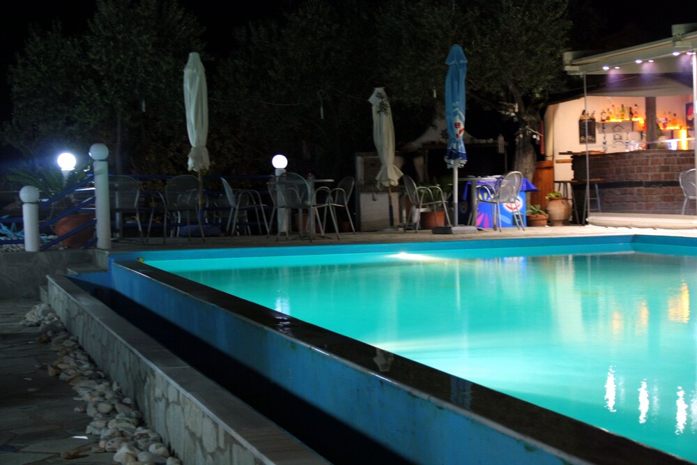 Poolside Bar