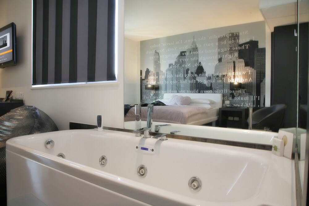 Jetted Tub