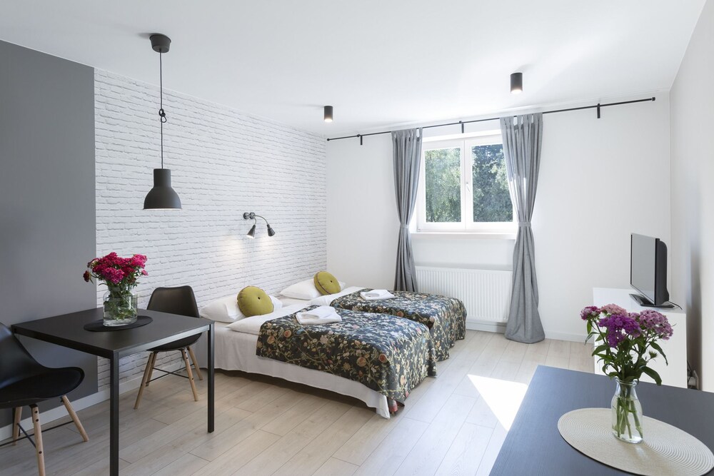 Studio (Krzyza Street) - Guestroom