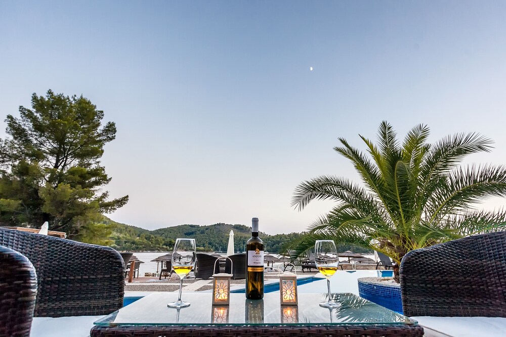 Poolside Bar